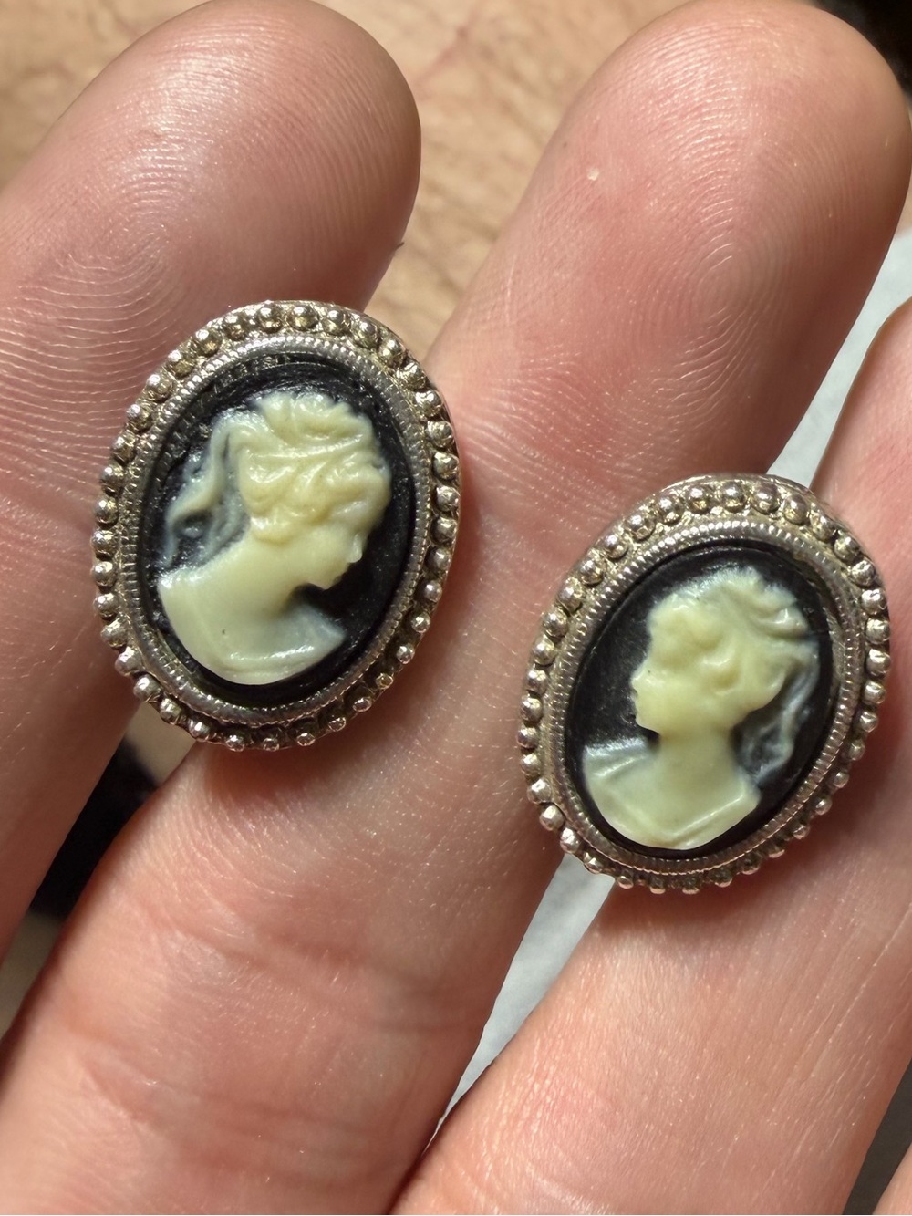 Vintage Silver Tone Black Cameo Oval Filigree Clip On Earrings